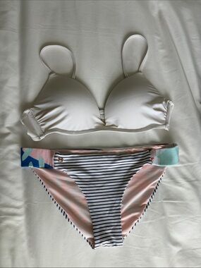 White Padded Bikini Top with Striped & Pastel Reversible Bikini Bottoms